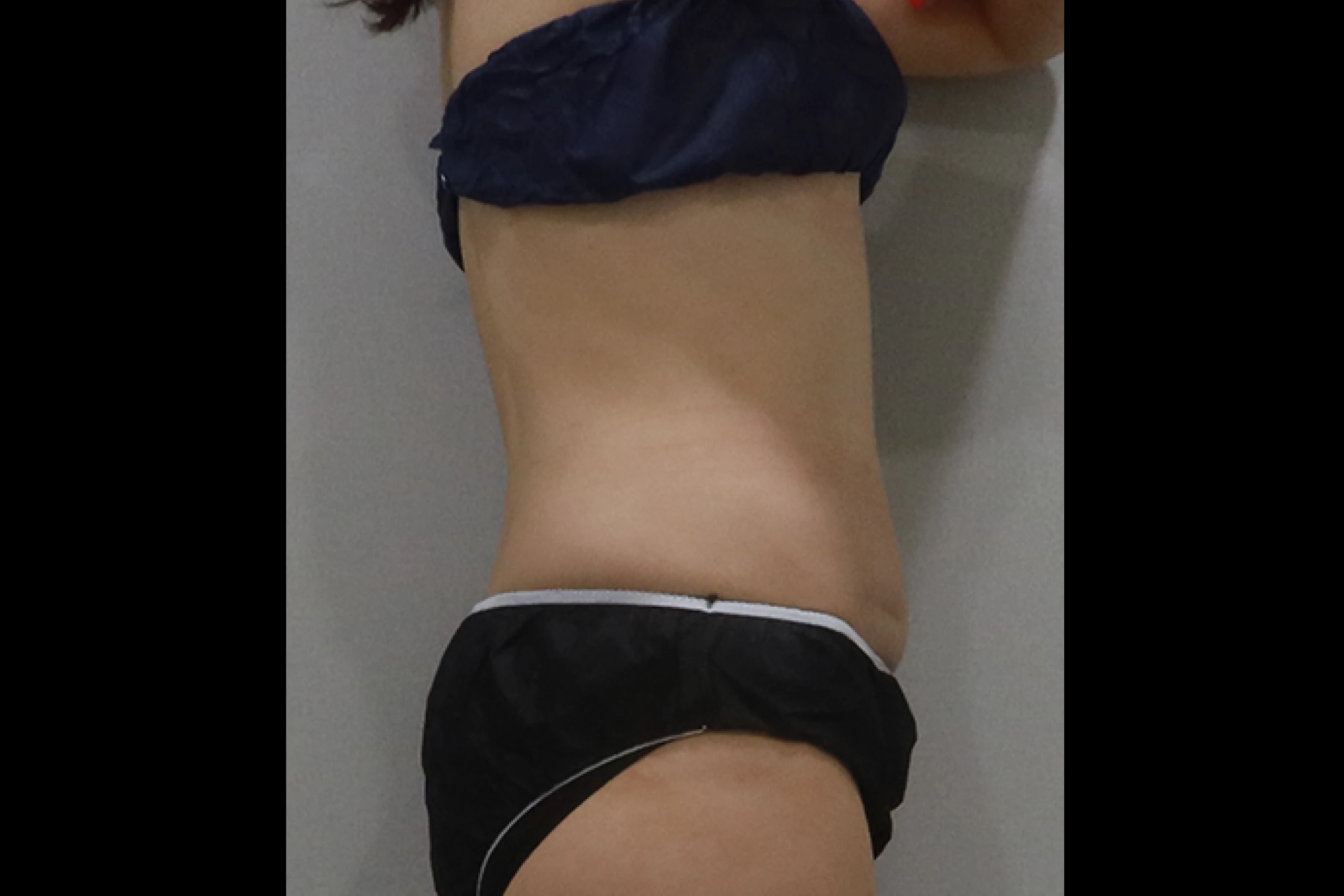 高级车身调音处理前的侧视图 03